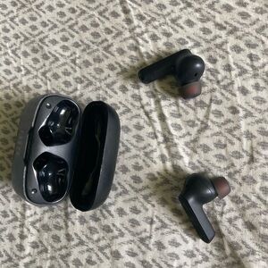 JBL Black Earbud Headphones